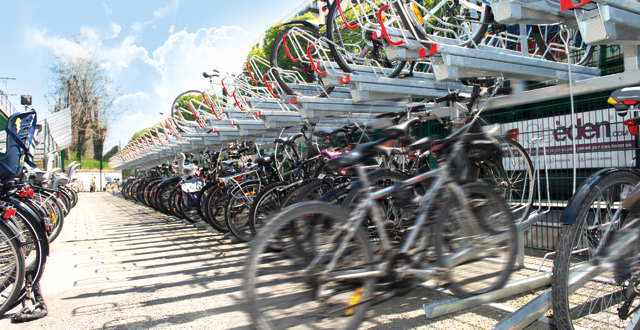 parking vélo équipé de racks de stationnement Optima en Gare de Rueil-Malmaison