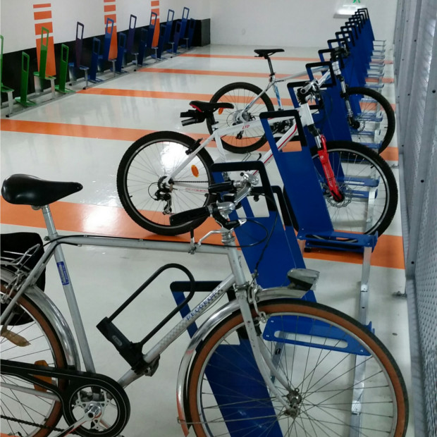 Racks pour vélos ALTAO Parco dans un parking de Reims