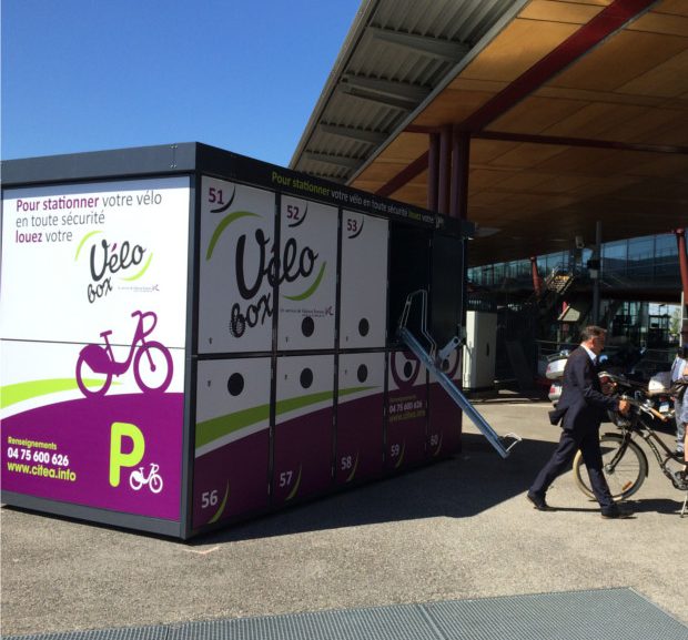 Consigne à vélos double étage