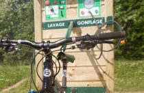 station de lavage et gonflage vélos