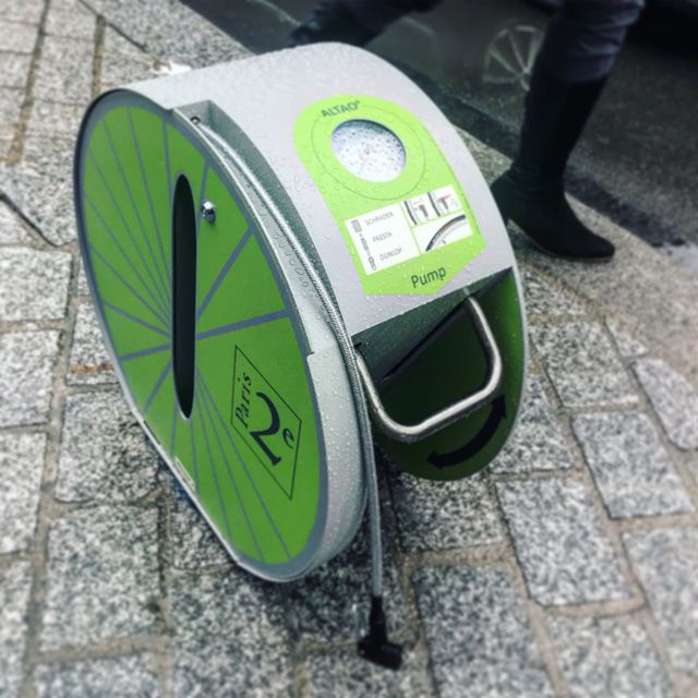 Nouvelle station de gonflage pour vélos installée à Paris - Altinnova