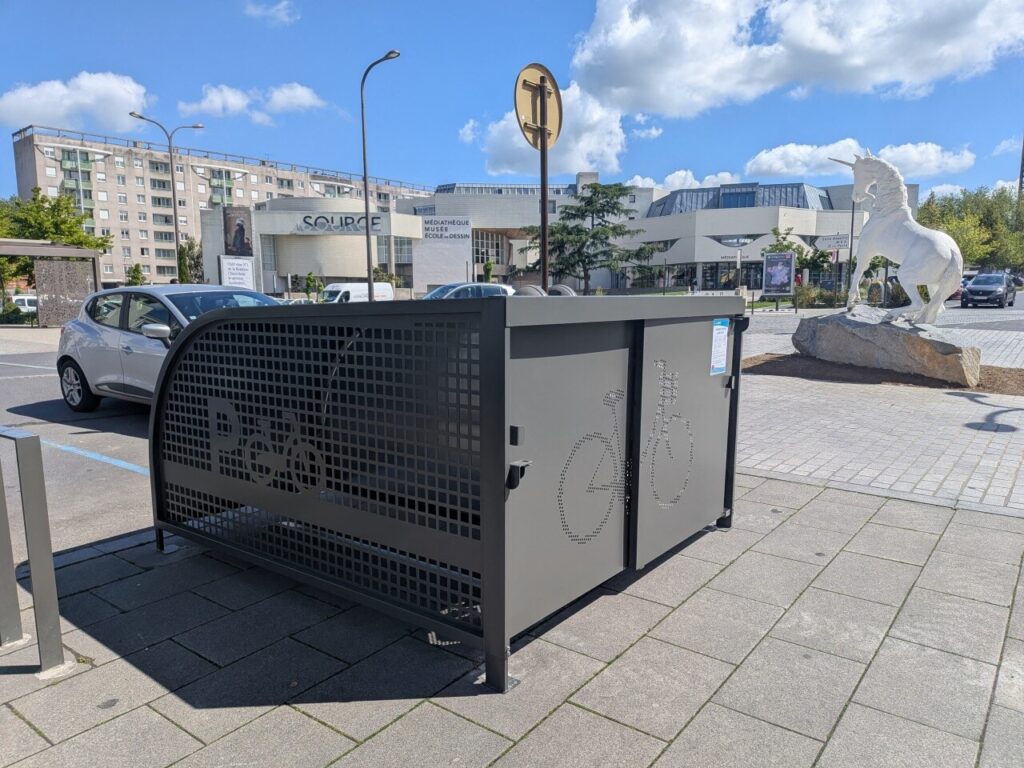 ALTAO® Cocoon Cargo Bike Shelter in Saint-Lô