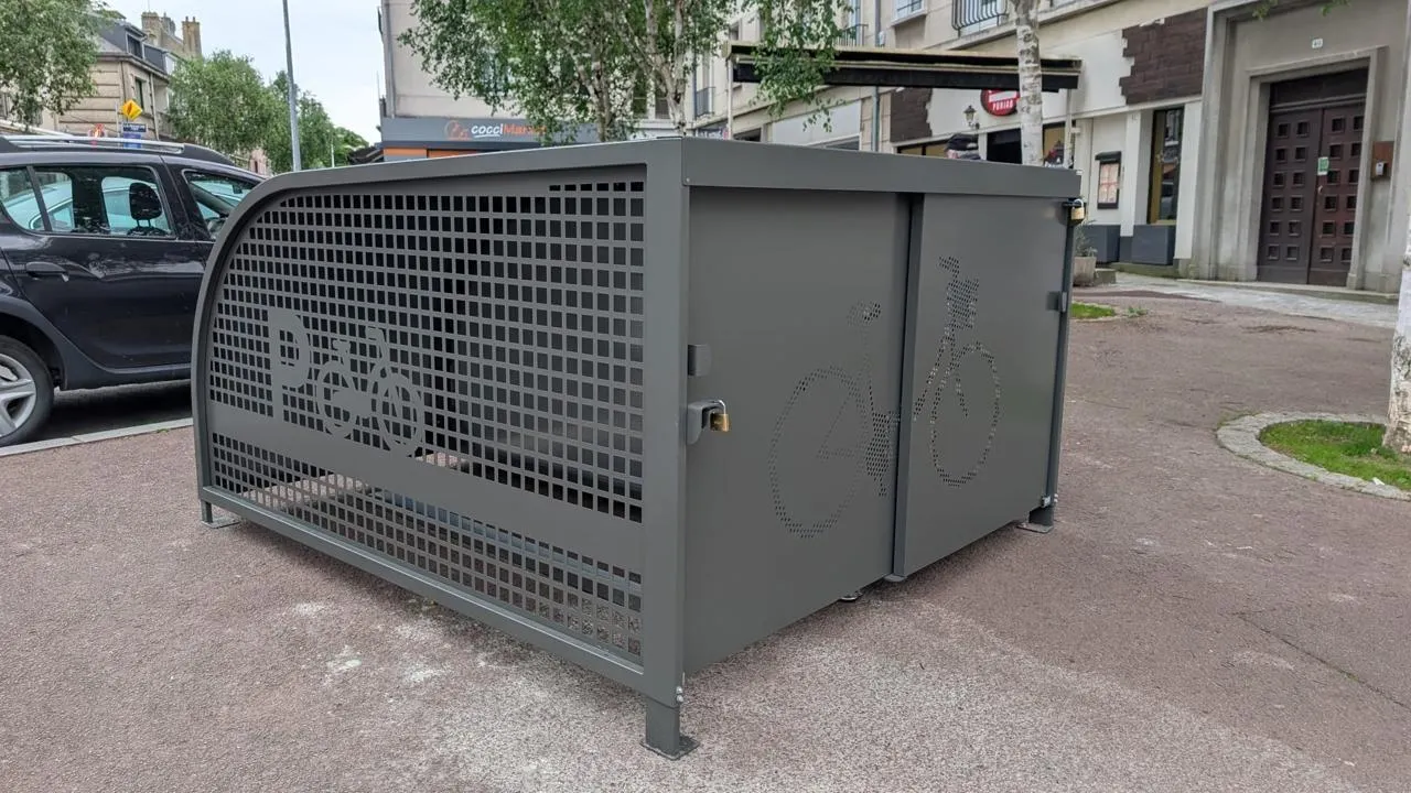 Abri vélos ALTAO® Cocoon Triporteur à Saint-Lô