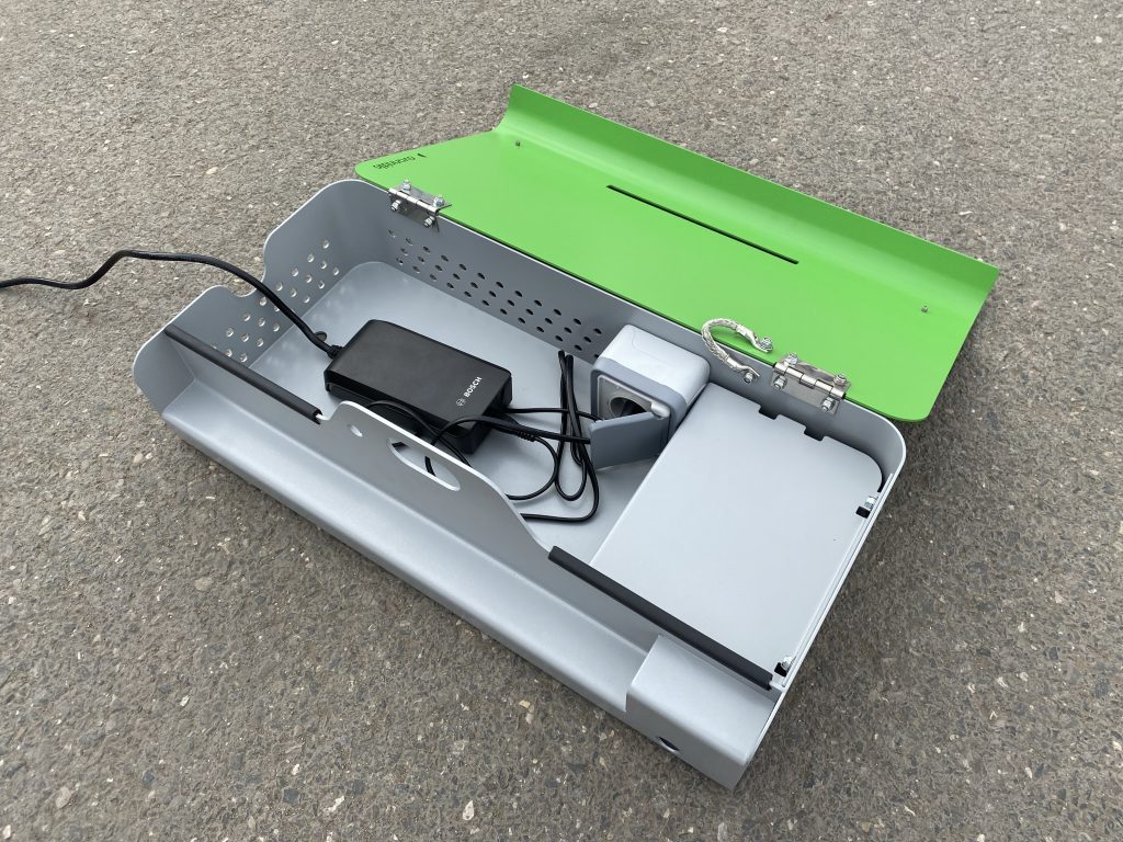 Borne de recharge ALTAO® Cargo VAE avec chargeur