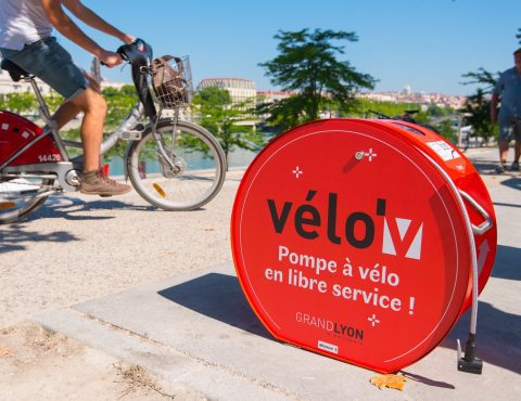 pompe à vélo en libre service à Lyon