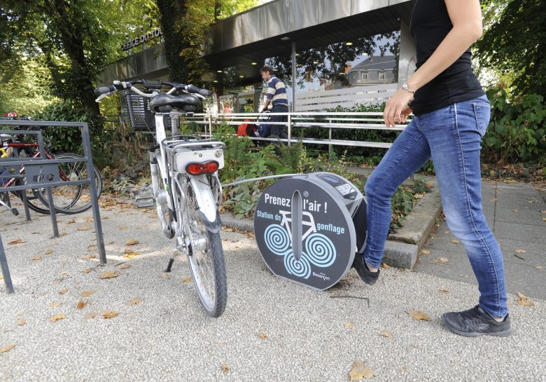 station de gonflage vélo de Besançon ALTAO Pump Altinnova