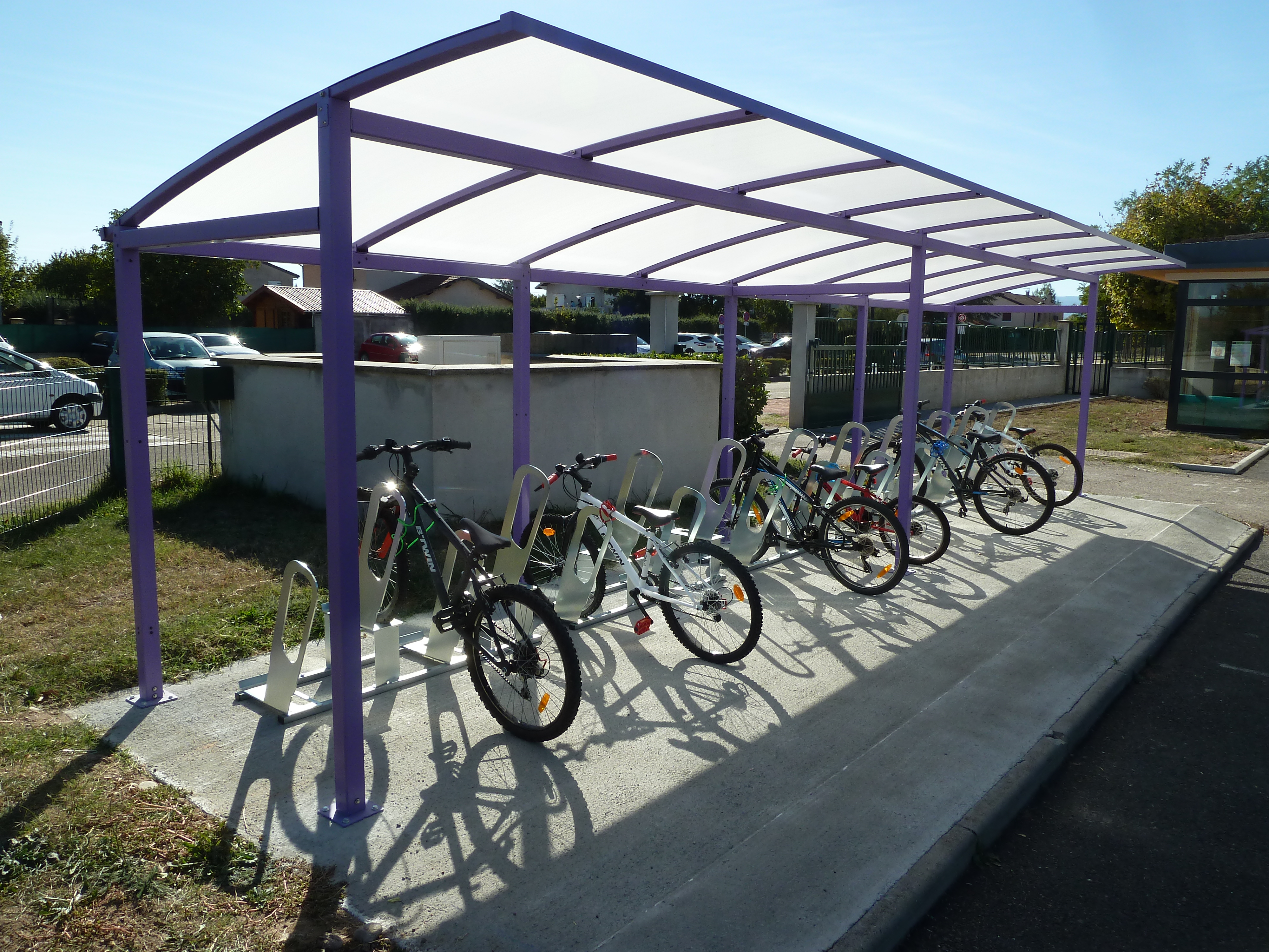 parking à vélos à Bonson
