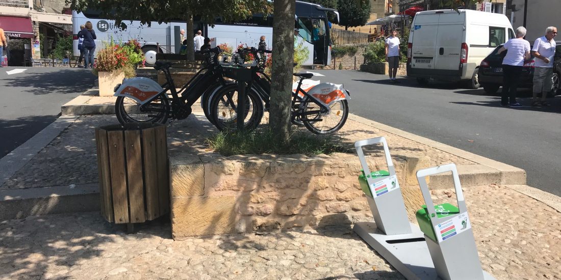 bornes de recharge pour vélos électriques Base des Eyzies