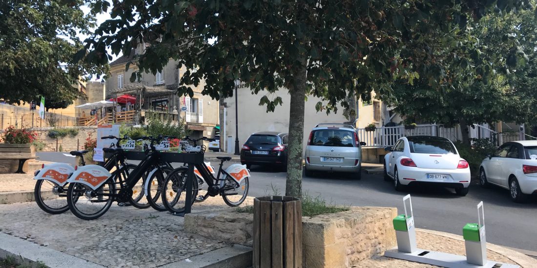 bornes de recharge pour vélos électriques et station VAE en Dordogne