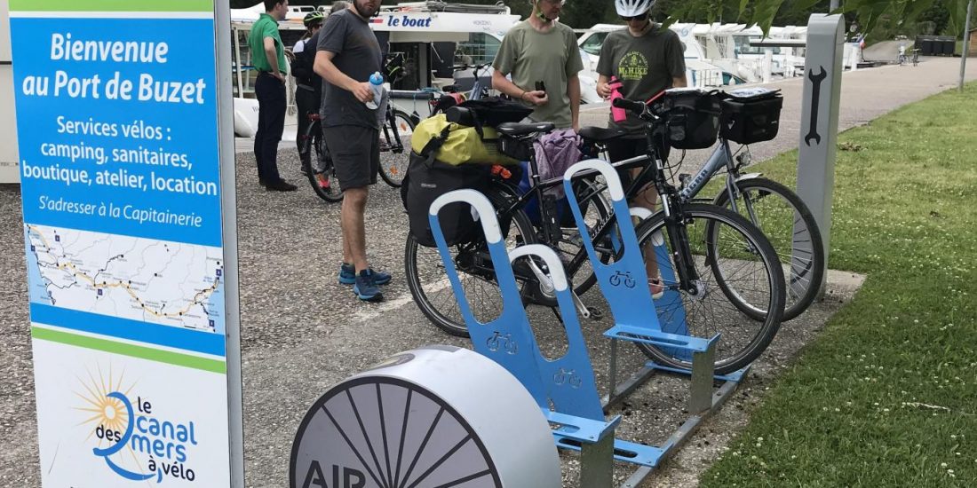 Aire cycliste du Port de Buzet