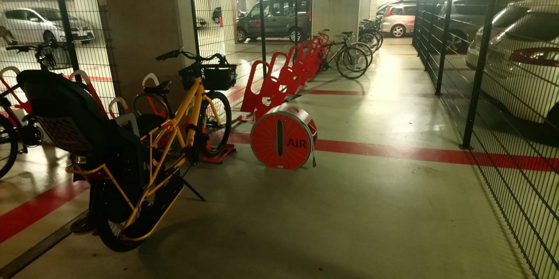 parking à vélos en entreprise avec station de gonflage