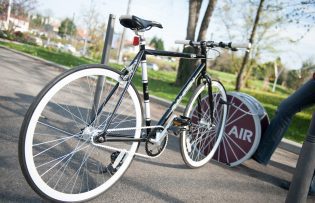 station de gonflage vélo ALTAO Pump éco-innovation