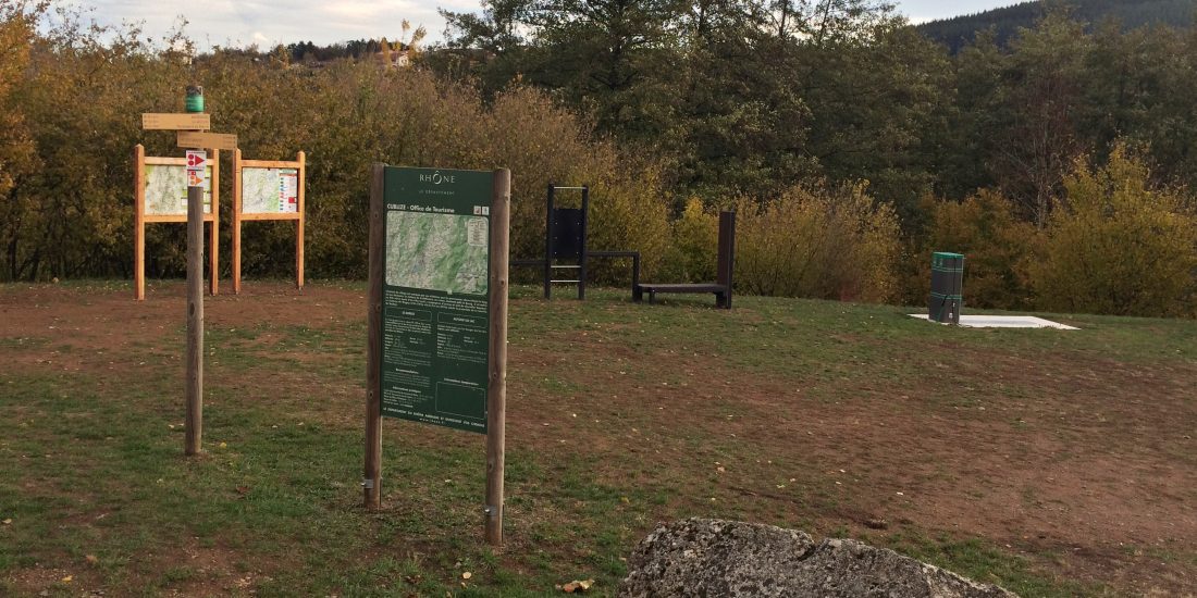 borne de lavage et gonflage du site VTT Beaujolais Vert