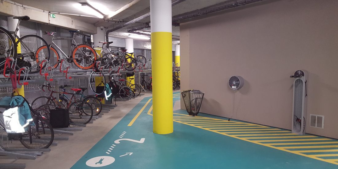 service de gonflage et réparation de l'espace vélo équipé et sécurisé de la gare Lille Flandres