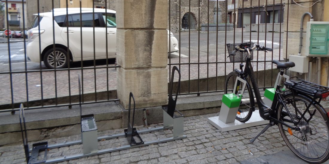 stations de recharge de vélos électriques VAE et arceaux Altinnova