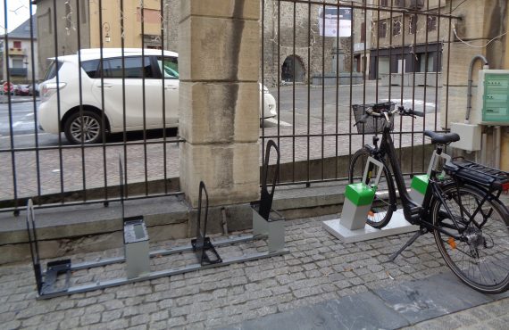 stations de recharge de vélos électriques VAE et arceaux Altinnova