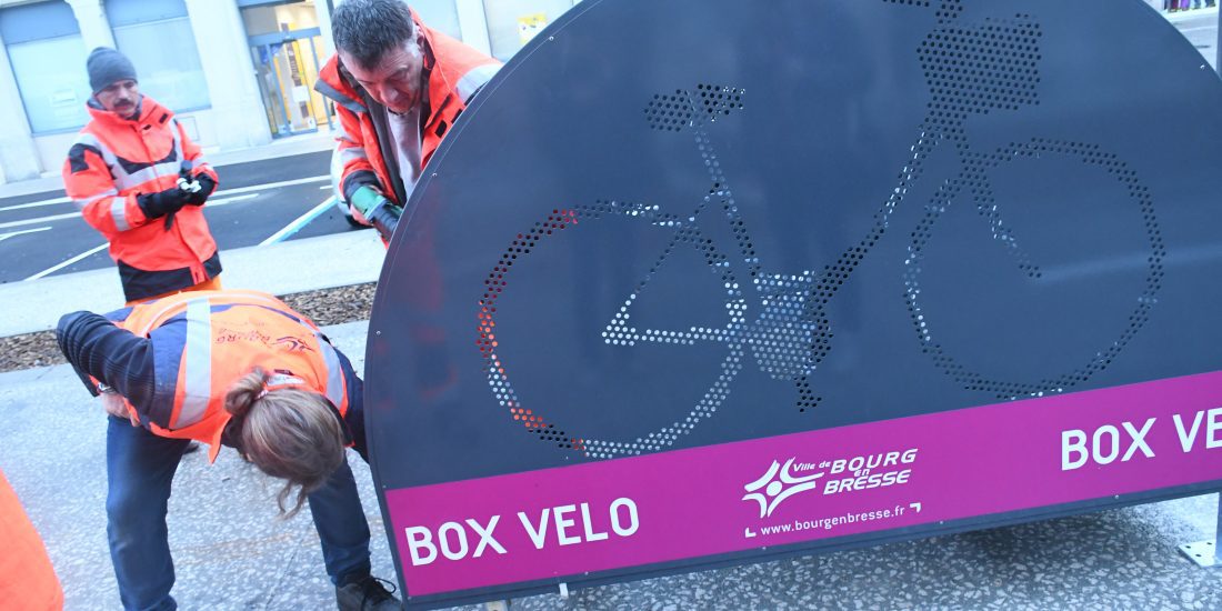 Nouveaux box vélo sécurisés en cours d'installation