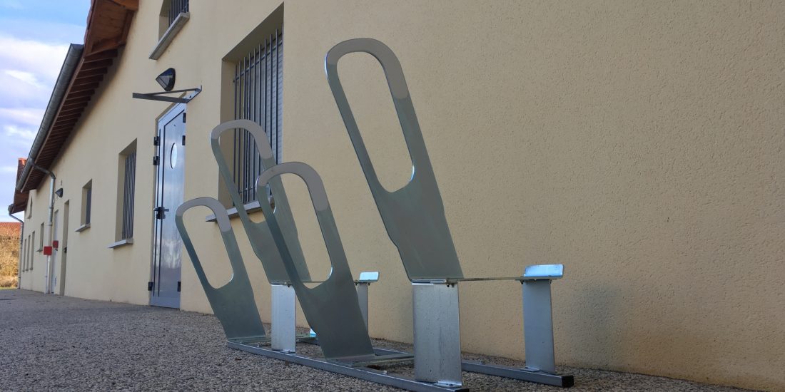 parkings à vélos urbains du stade de Bonson