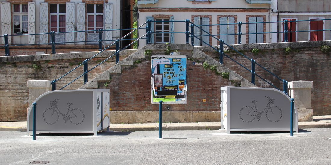 box à vélos pour cyclotouristes installés face à face