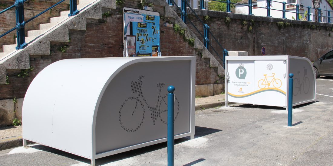 les box à vélos pour cyclotouristes avec graphisme personnalisé