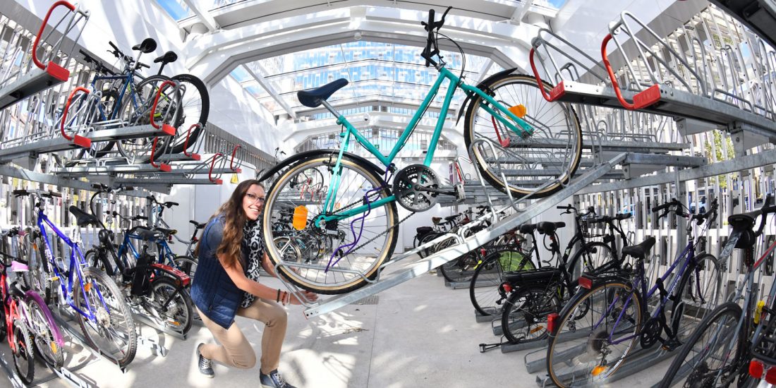 utilisation de rack Optima V10 Altinnova du parc à vélos sécurisé de la gare de Dunkerque