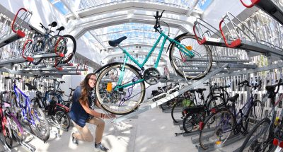 utilisation de rack Optima V10 Altinnova du parc à vélos sécurisé de la gare de Dunkerque