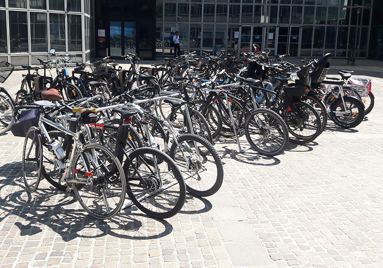 parking vélo à la Défense