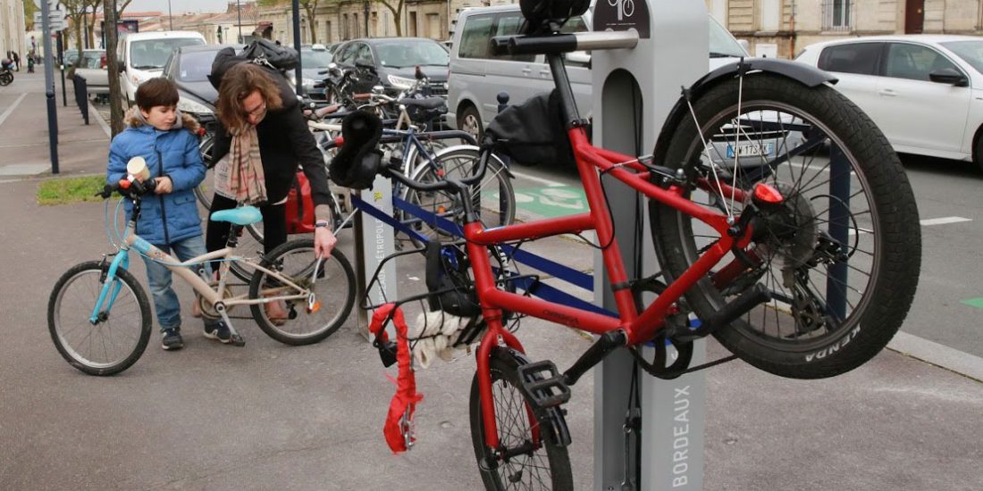 borne de réparation vélo ALTAO Fix Bordeaux Métropole