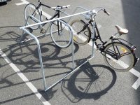 arceau mobile avec des vélos en stationnement