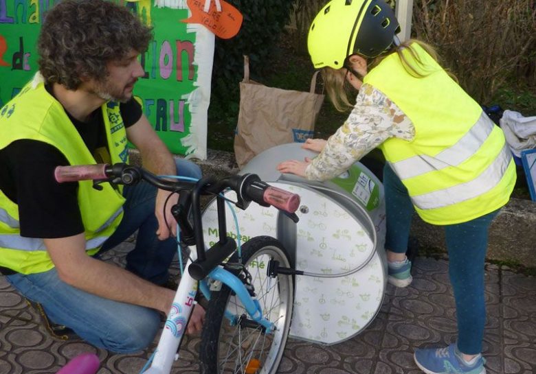 station de gonflage ALTAO Pump et équipements vélos pour enfants de Tournefeuille