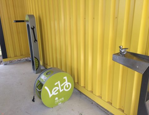 Station de gonflage et borne de réparation pour les vélos