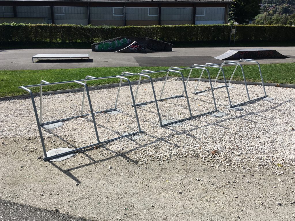 nouveau parking vélo proche du lac d'Annecy