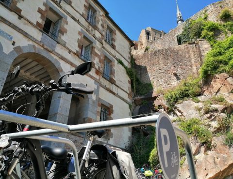 Arceaux ALTAO® Mobile d'un parking vélo pour cyclotouristes temporaire