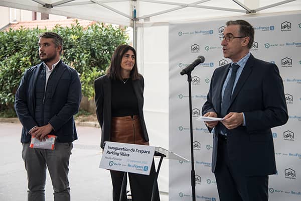 prononciation de discours pour les responsables de la ville, de la RATP et du Conseil Régional
