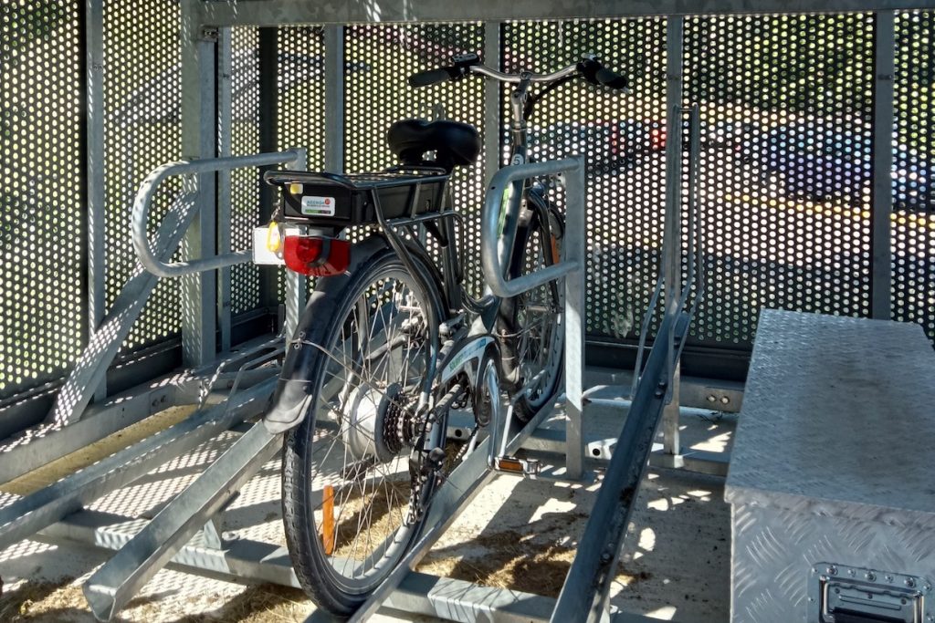 vélo sur racks de stationnement Optima v10