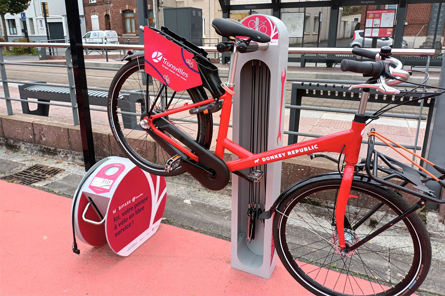 Position du vélo sur le totem de réparation