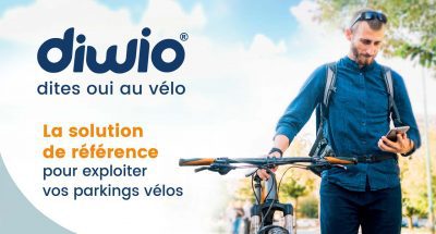 visuel Diwio avec un cycliste cherchant un parking vélo sur son smartphone