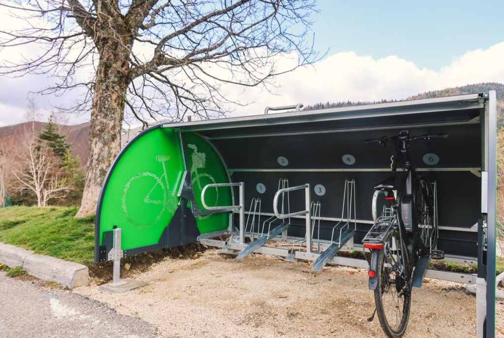 vélo stationné dans un box sécurisé ALTAO Cover 6 places