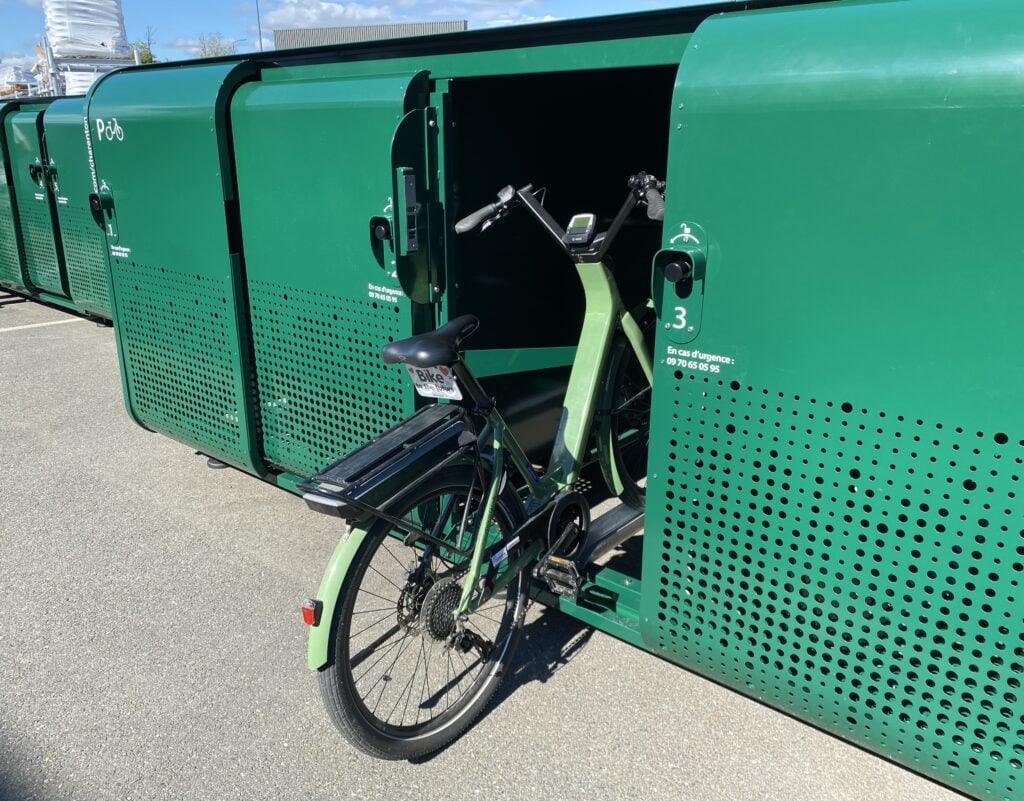 ALTAO® UniPod with a bicycle parked inside