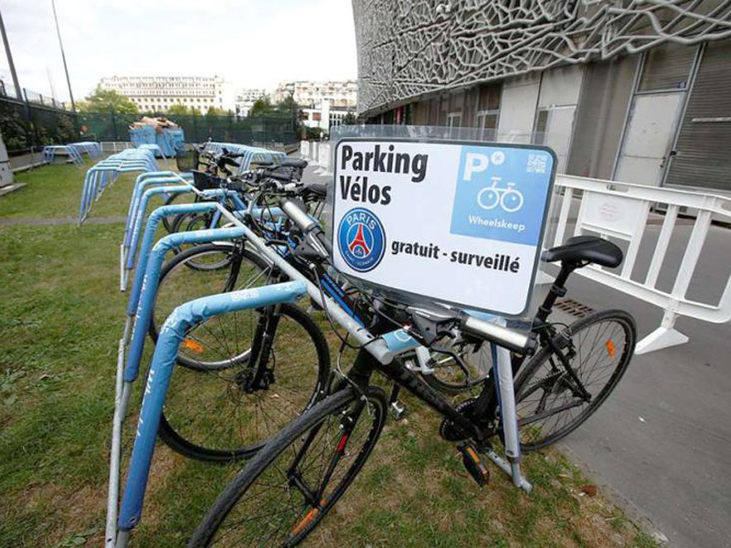 Racks ALTAO® Mobiles pour le stationnement des vélos lors des événements sportifs au Club du PSG
