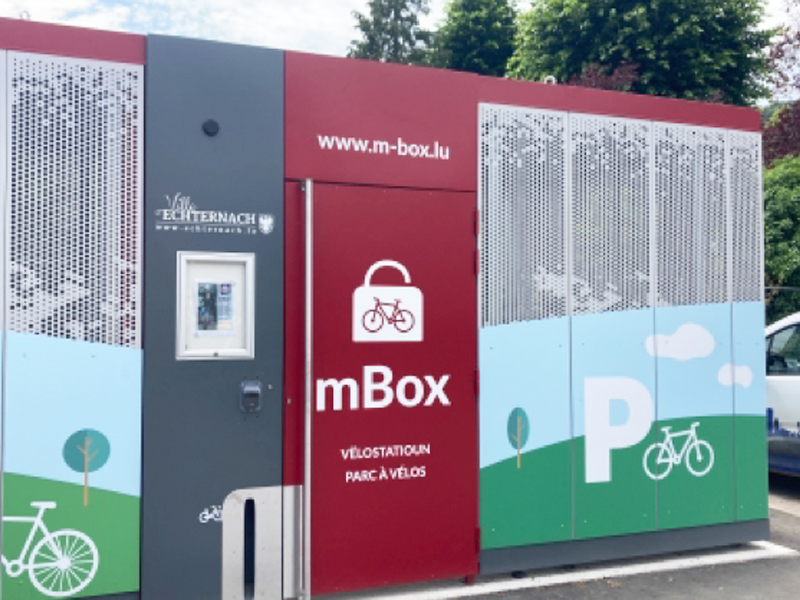 Closed and secure Abri Cigogne® locker fitted with a Diwio badge reader