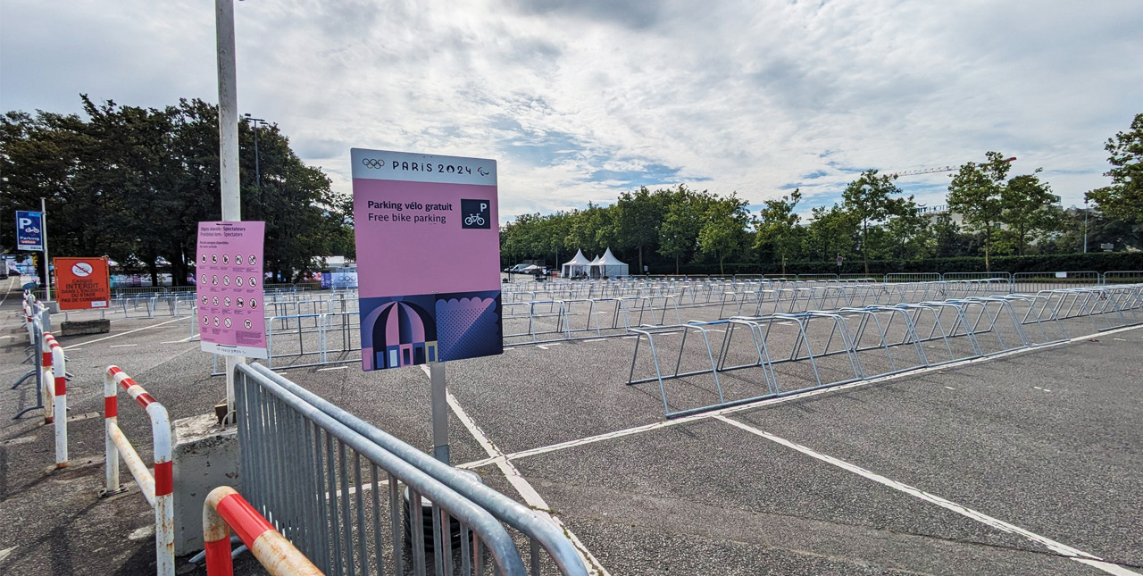 huge temporary bike park with ALTAO Mobile racks installed for the Paris 2024 Olympic Games