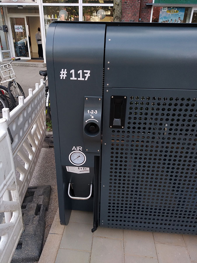 ALTAO Pod secure box bicycle inflation station