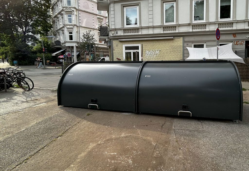 ALTAO Cover velobox on a square in Hamburg, Germany