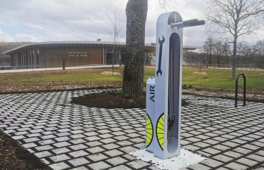 Une nouvelle station de gonflage et réparation vélo ALTAO Fix'Air d'Altinnova