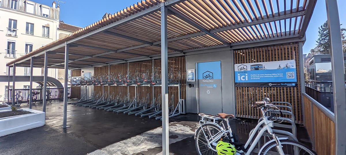 entrée du parking vélos de la gare de Vincennes