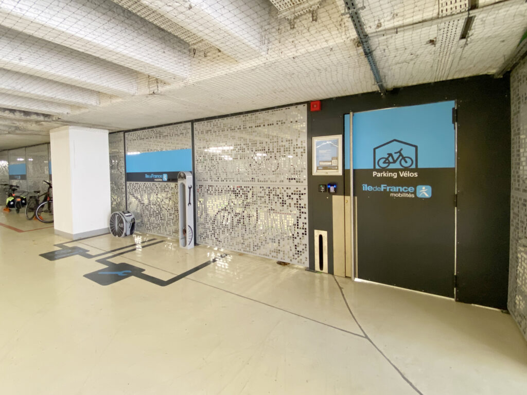 parois de sécurisation du fabricant Altinnova pour le Parking Vélos de la gare de Saint-Germain-en-Laye