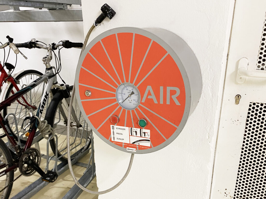 gonfleur électrique mural pour vélo ALTAO® Primo