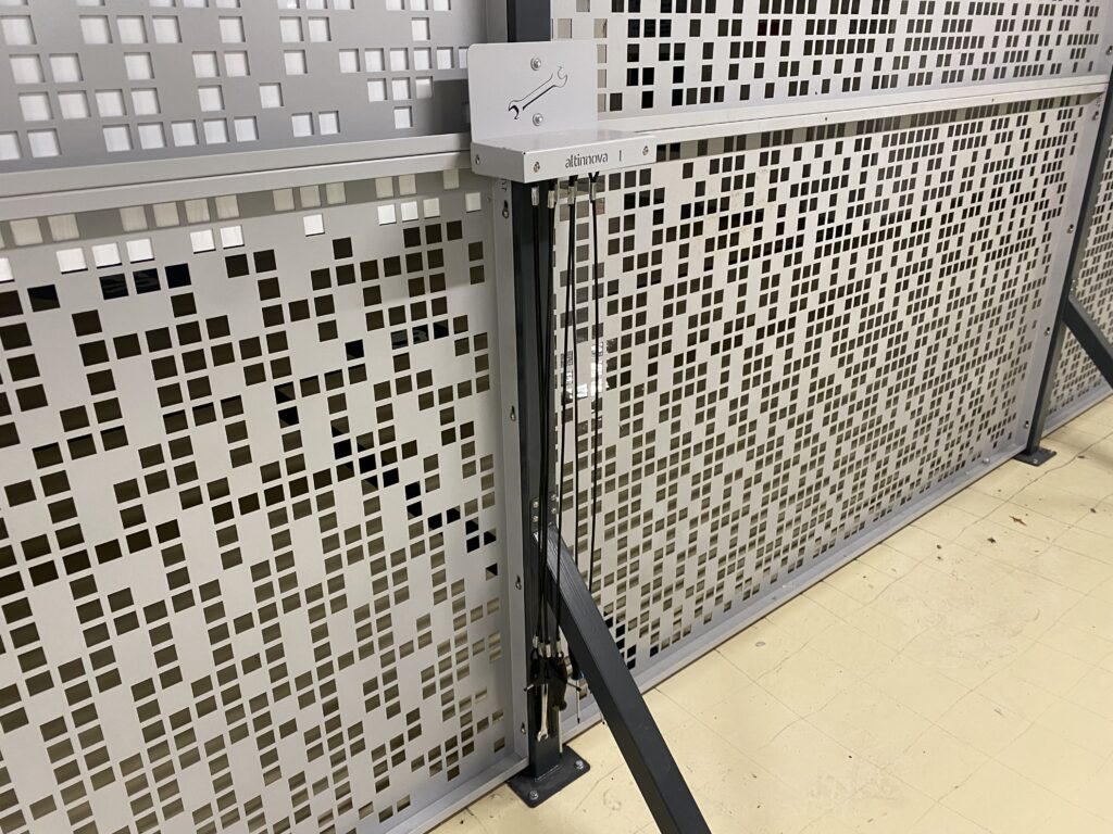 boîte à outils murale pour réparer son vélo en autonomie