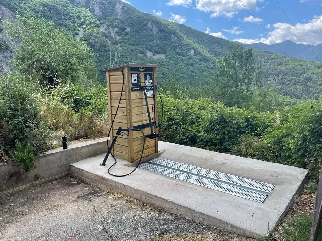 une des stations de lavage vélo ALTAO® Modulo en Nice Côte d'Azur